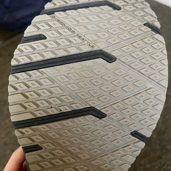 Brooks Mens Revel 6 White Running Shoes Sneakers Size 9 grey black - Picture 7 of 12